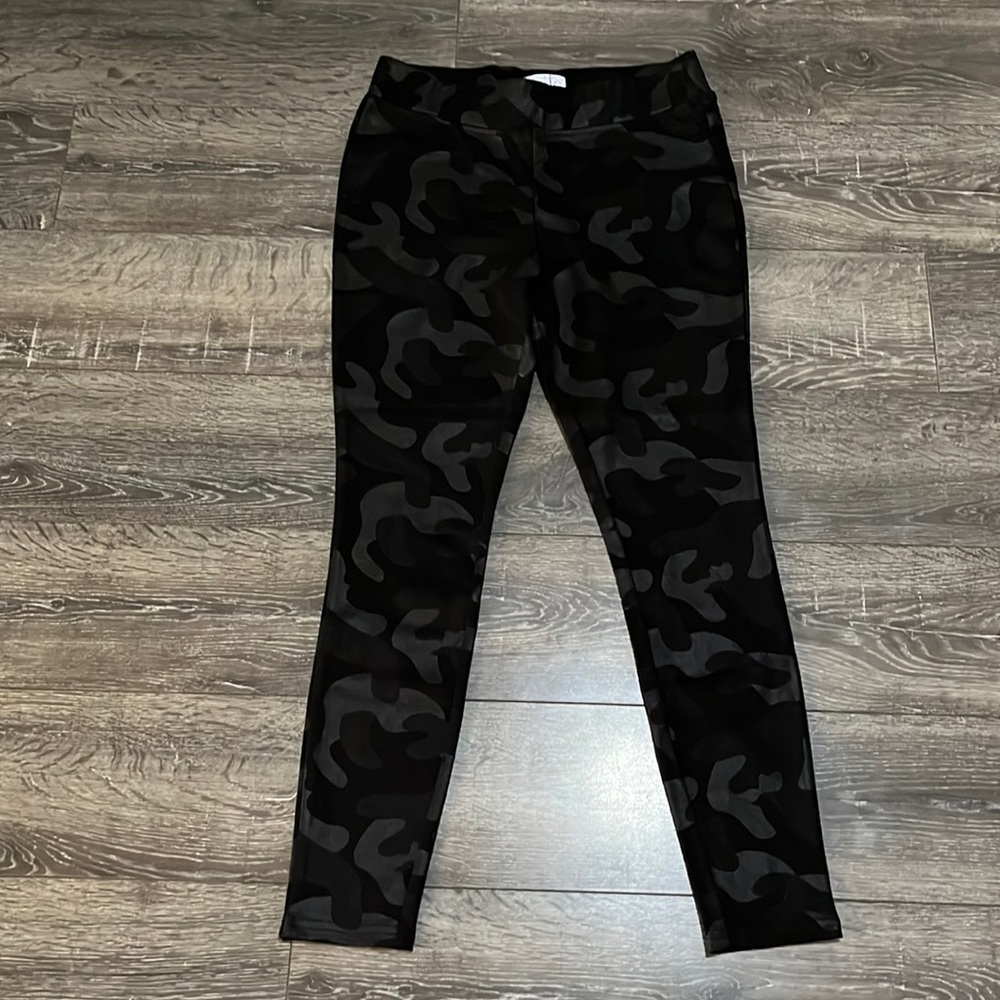 Mudpie camo leggings size small NWT